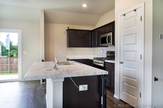 20891 McKellop Drive, Kellyville, OK 74039
