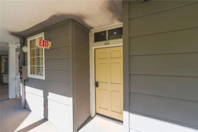 20251 Cape Coral Ln 202, Huntington Beach, CA 92646