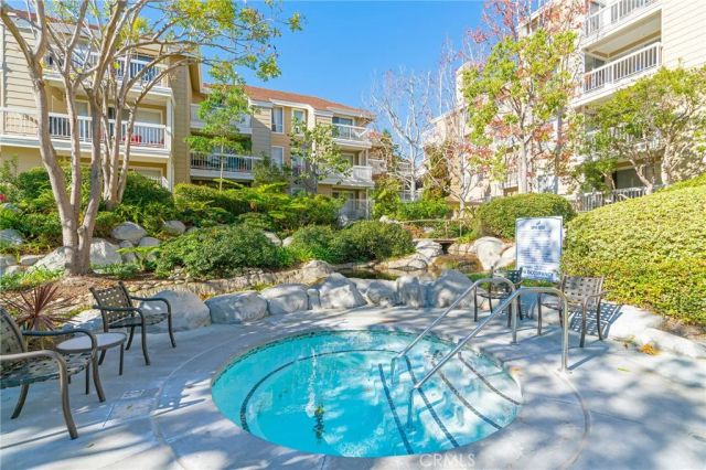 20251 Cape Coral Ln 202, Huntington Beach, CA 92646