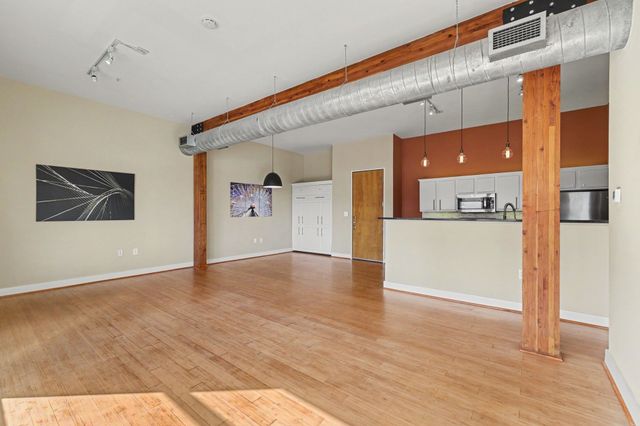 2502 Live Oak Street 338, Dallas, TX 75204
