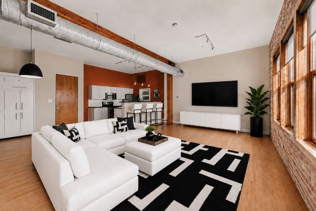 2502 Live Oak Street 338, Dallas, TX 75204