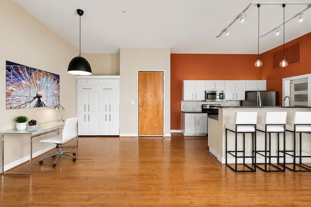 2502 Live Oak Street 338, Dallas, TX 75204