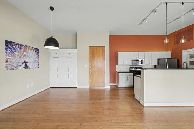 2502 Live Oak Street 338, Dallas, TX 75204