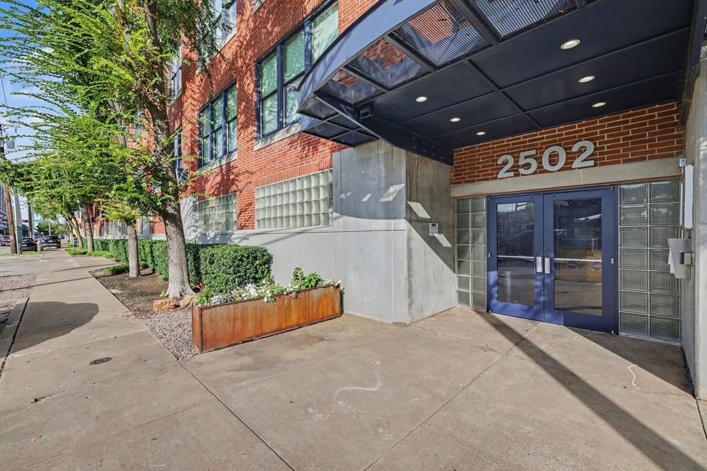 2502 Live Oak Street 338, Dallas, TX 75204