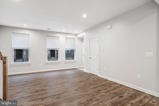 44499 WOLFHOUND SQ, Ashburn, VA 20147