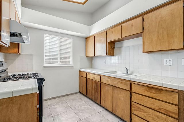 1176 Seneca Dr, Madera, CA 93637