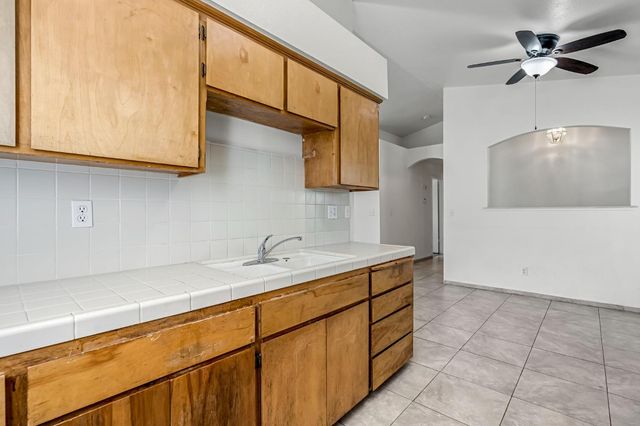 1176 Seneca Dr, Madera, CA 93637