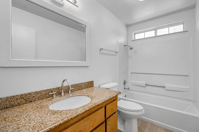 1176 Seneca Dr, Madera, CA 93637