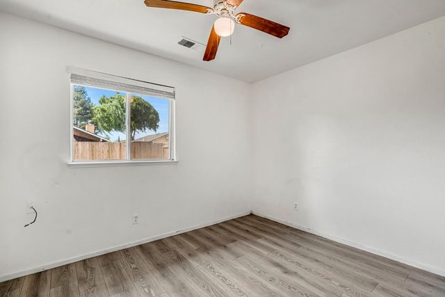 1176 Seneca Dr, Madera, CA 93637