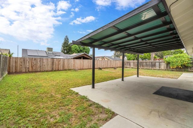 1176 Seneca Dr, Madera, CA 93637