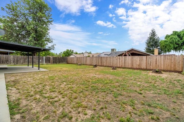 1176 Seneca Dr, Madera, CA 93637