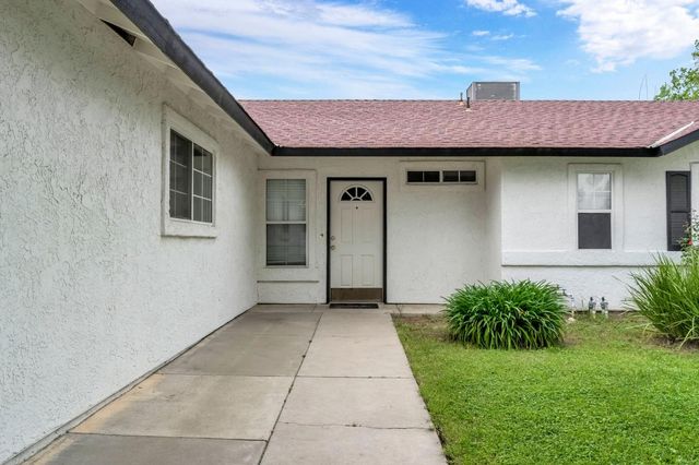 1176 Seneca Dr, Madera, CA 93637