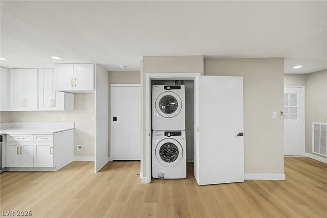 324 Lakehurst Road, Las Vegas, NV 89145