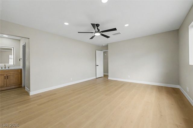 324 Lakehurst Road, Las Vegas, NV 89145