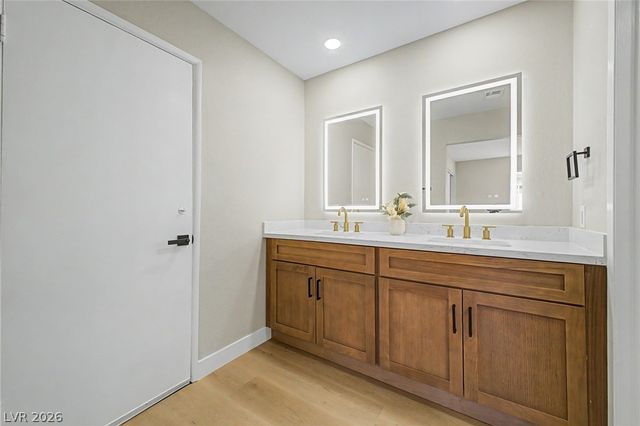 324 Lakehurst Road, Las Vegas, NV 89145