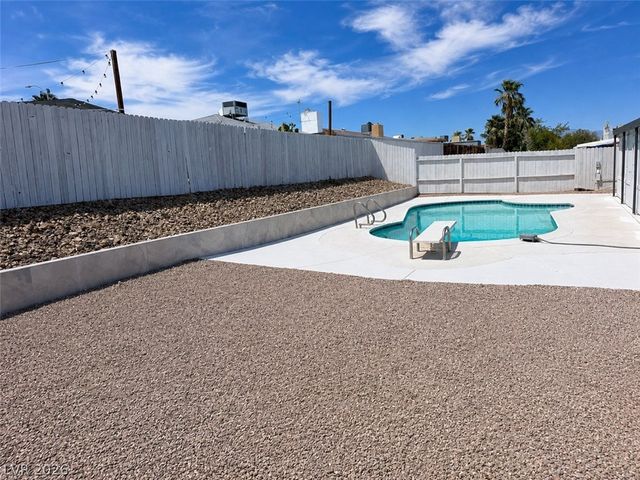 324 Lakehurst Road, Las Vegas, NV 89145