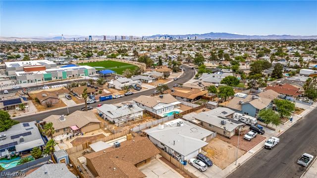 324 Lakehurst Road, Las Vegas, NV 89145
