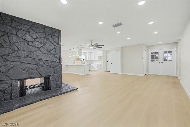 324 Lakehurst Road, Las Vegas, NV 89145