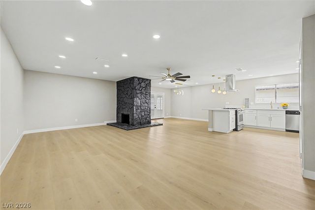 324 Lakehurst Road, Las Vegas, NV 89145