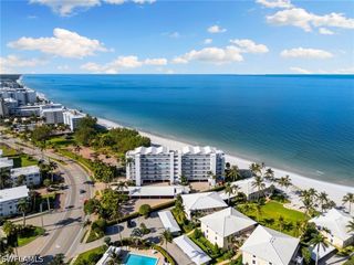 2121 Gulf Shore BLVD N 203, Naples, FL 34102