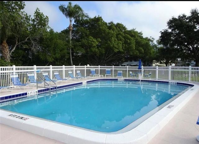 4500 OVERLOOK DRIVE NE 107, St Petersburg, FL 33703
