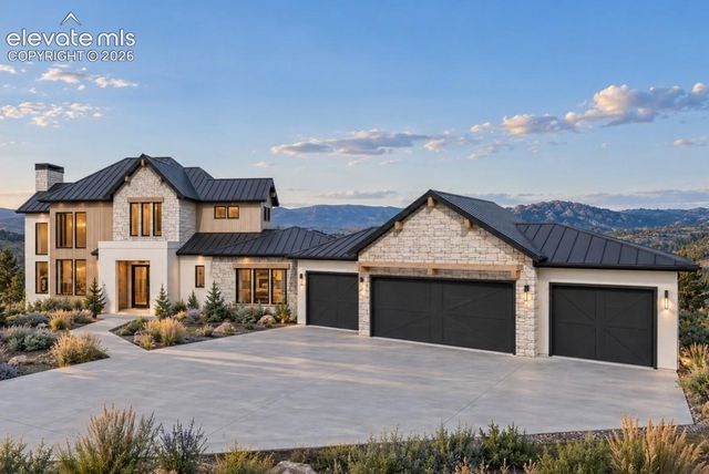 1904 Vine Cliff Heights, Colorado Springs, CO 80921