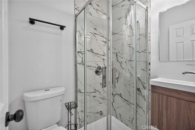 611 W 46th, Los Angeles, CA 90037