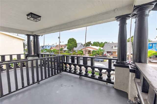 611 W 46th, Los Angeles, CA 90037