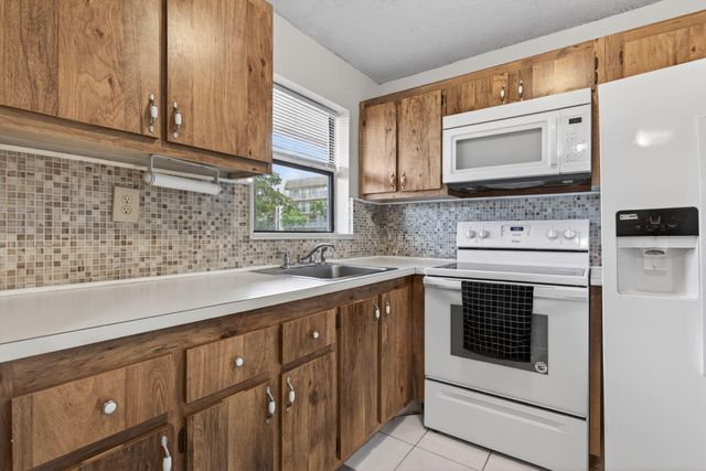 10444 NW 30th Court 105, Sunrise, FL 33322