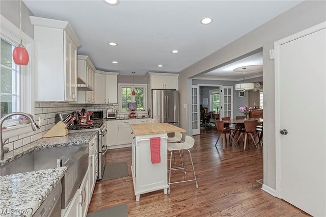 23910 Wimbledon Road, Shaker Heights, OH 44122