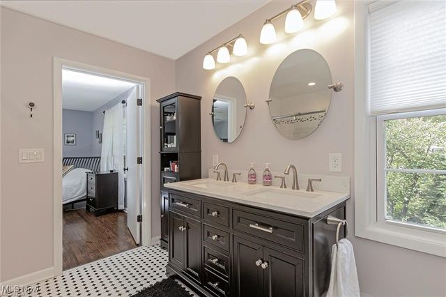 23910 Wimbledon Road, Shaker Heights, OH 44122