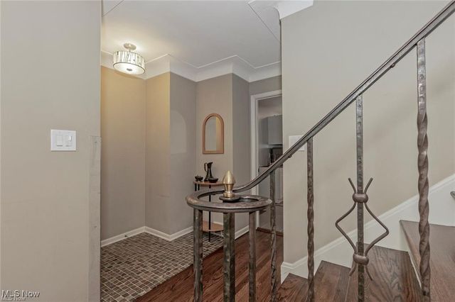 23910 Wimbledon Road, Shaker Heights, OH 44122