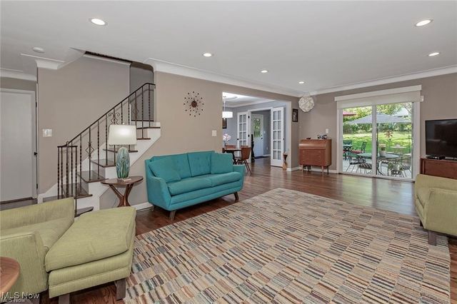 23910 Wimbledon Road, Shaker Heights, OH 44122