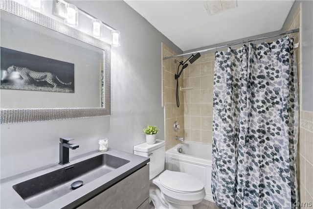 4750 New Hope North, Clay, NY 13090