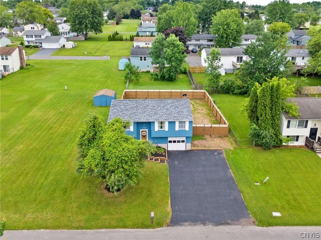 4750 New Hope North, Clay, NY 13090