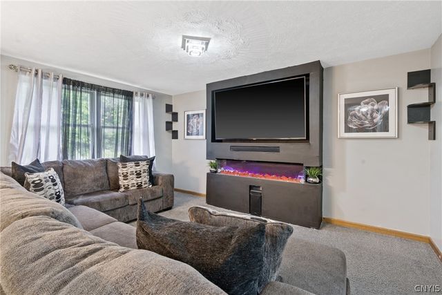 4750 New Hope North, Clay, NY 13090