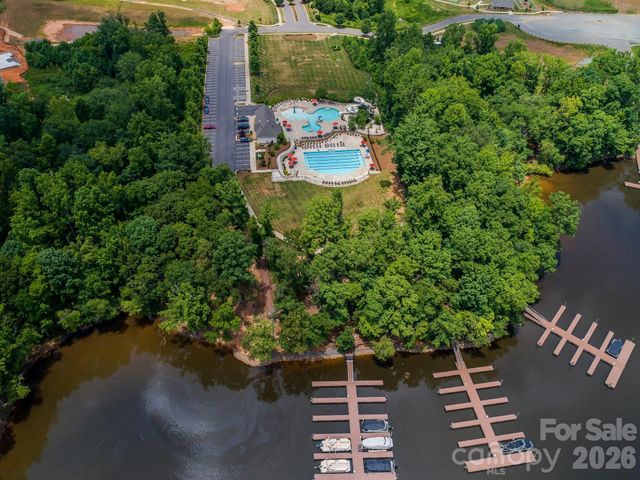 9305 River Walk Way, Charlotte, NC 28214