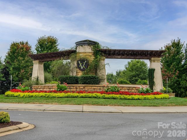 9305 River Walk Way, Charlotte, NC 28214