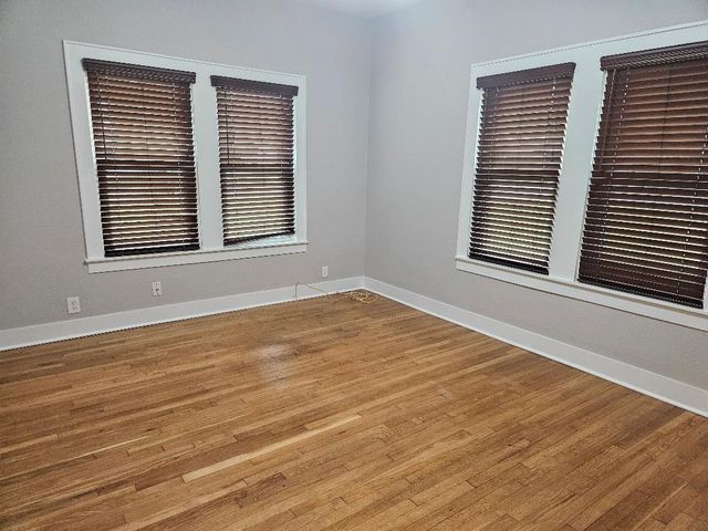 901 N Main ST, Elgin, TX 78621