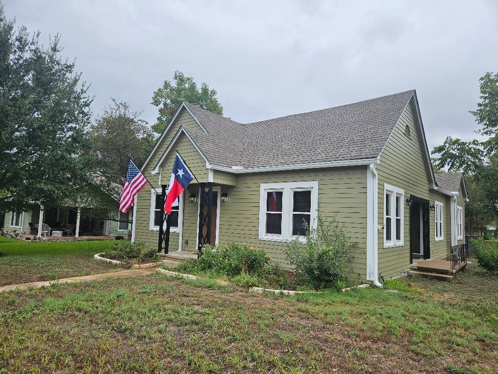 901 N Main ST, Elgin, TX 78621