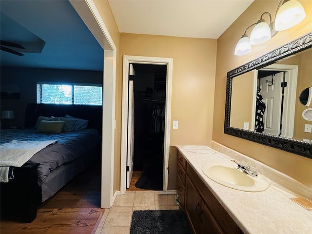 225 SE 35th Street, Paris, TX 75460