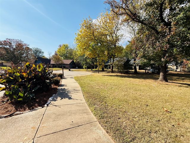 225 SE 35th Street, Paris, TX 75460