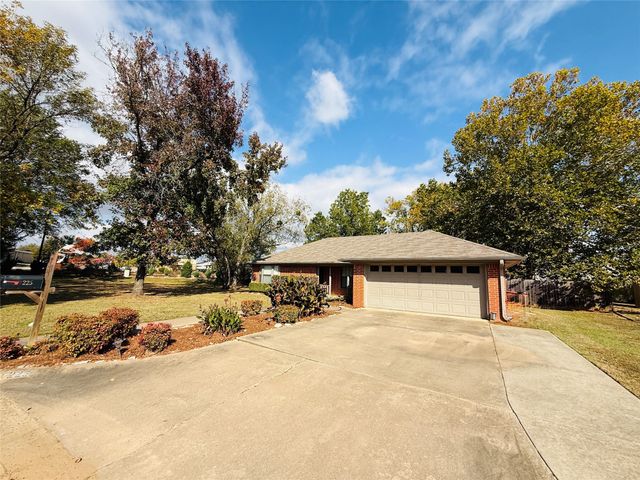 225 SE 35th Street, Paris, TX 75460