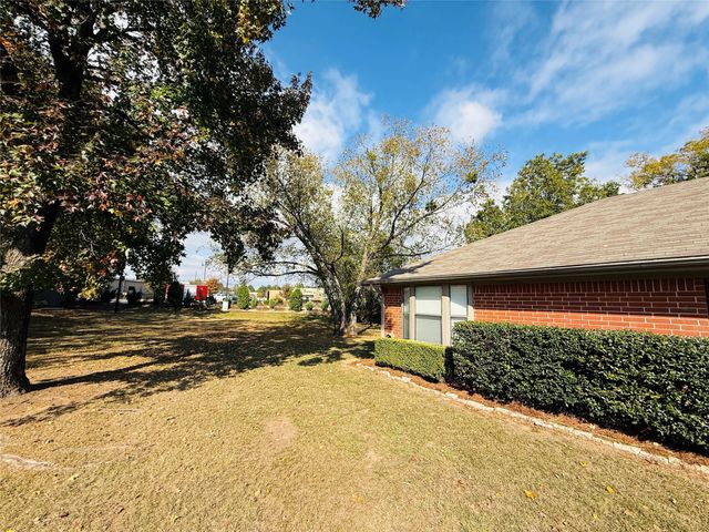 225 SE 35th Street, Paris, TX 75460