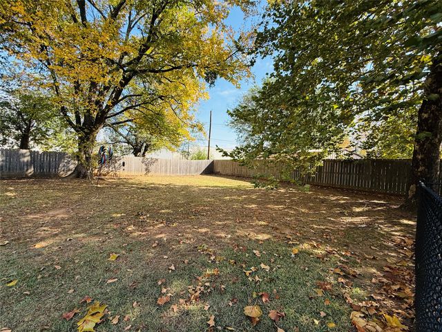 225 SE 35th Street, Paris, TX 75460