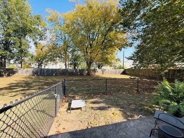 225 SE 35th Street, Paris, TX 75460