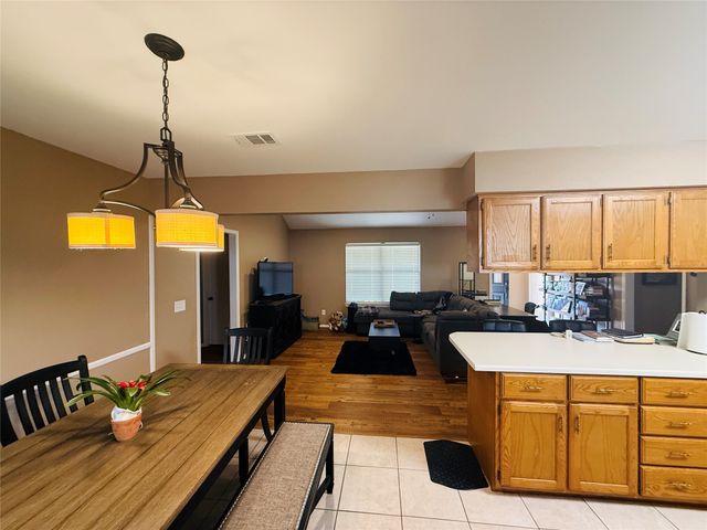 225 SE 35th Street, Paris, TX 75460