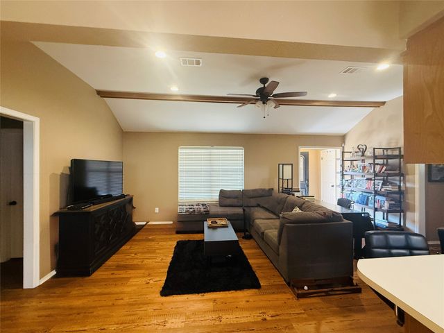 225 SE 35th Street, Paris, TX 75460