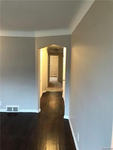 8404 Westminster Avenue, Warren, MI 48089