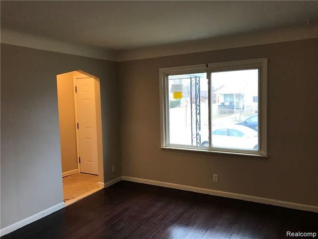 8404 Westminster Avenue, Warren, MI 48089